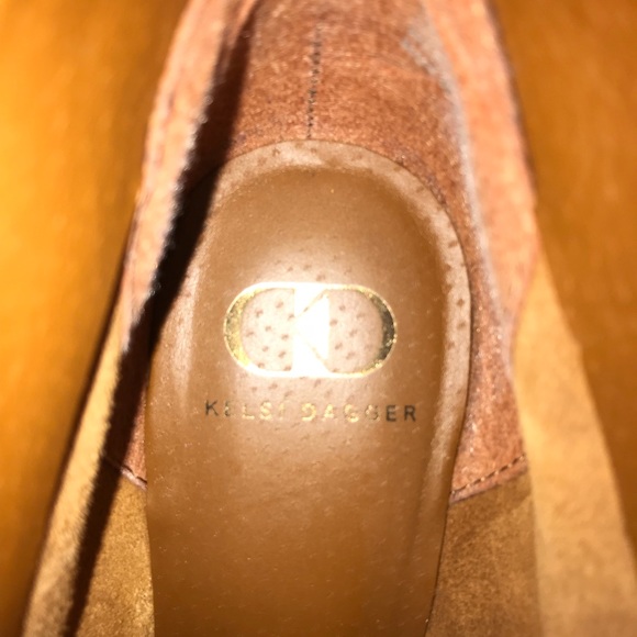 Kelsi Dagger copper color suede wedges size 7.5 - Picture 4 of 7
